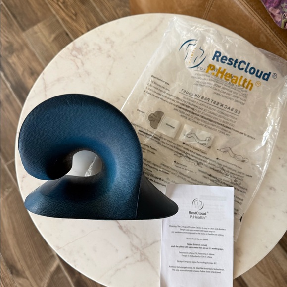 New RestCloud Blue Foam Neck and Shoulder Relaxer - Picture 3 of 9
